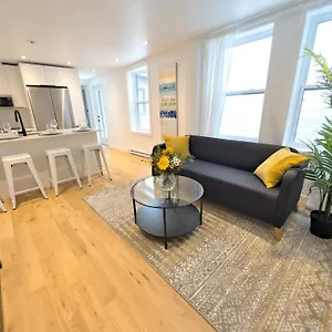 https://gorgeous-renovated-3-bedr-downtown-2mins-to-metro.hotels-in-montreal.org